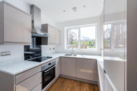 Reynard Way, Brentford, TW8 photo 3