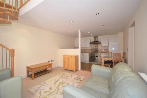 (02)Flat-9-Rutland-Court-Living-Room.JPG