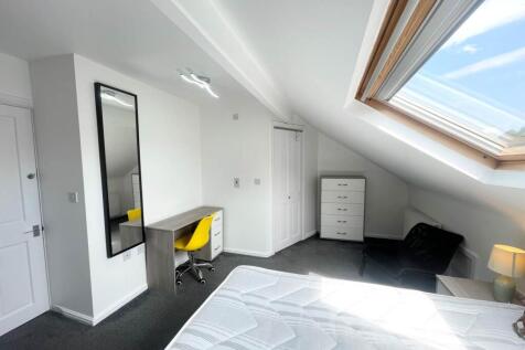 1-bed house on Haddon Road (Room 6), Burley, Leeds, £650/mo