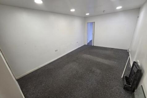 Bright and versatile space with modern spotligh...