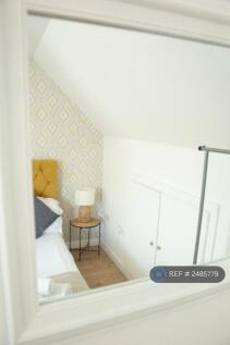 Mesh Accommodation Modern And Clean Bedroom