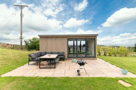 STUDIO / GARDEN ROOM