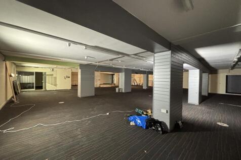 Retail Property (high street) to rent Image 4