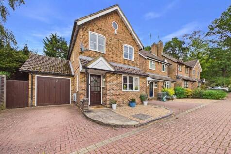 3-bed detached on Cannon Close, College Town, Sandhurst, Berkshire, GU47, £1,900/mo