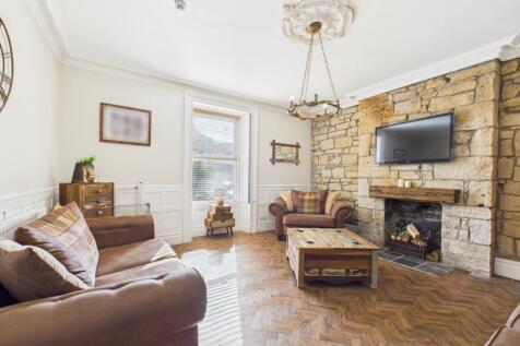 CAM04201G0-PR0061-STILL012