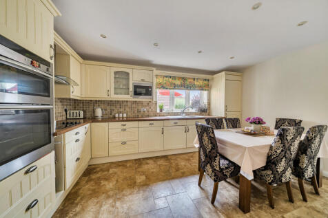 1315362-7-685c036...