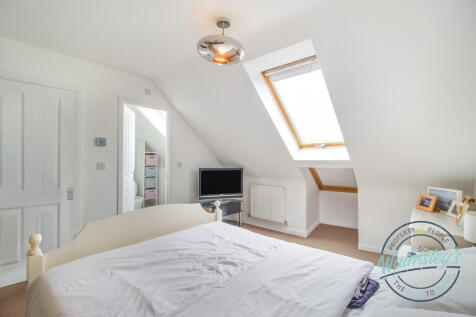 Main bedroom to 2nd floor