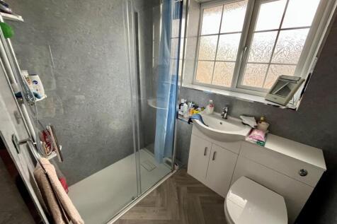 Shower Room.jpg