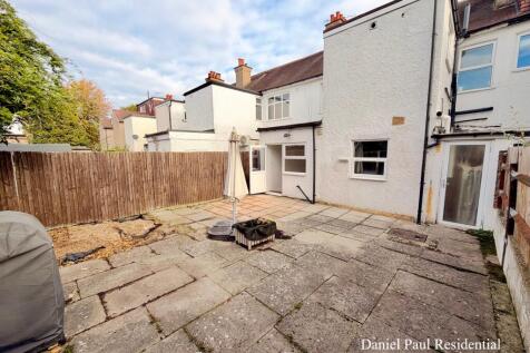 Flat Gnd Flr, Northfield Avenue, Ealing photo 3