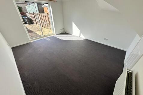 Javelin Close, Amesbury, SP4 photo 3