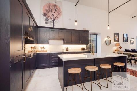 Kitchen Breakfast Bar