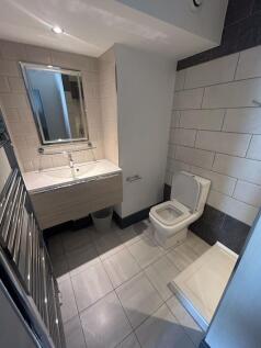 Four bedroom Student House - Albert Edward Road, L7 photo 4