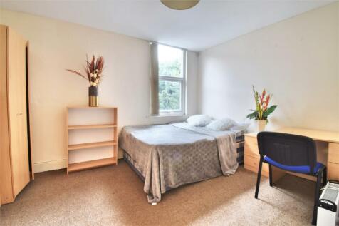 5 Bedroom Terraced in S10 1ER