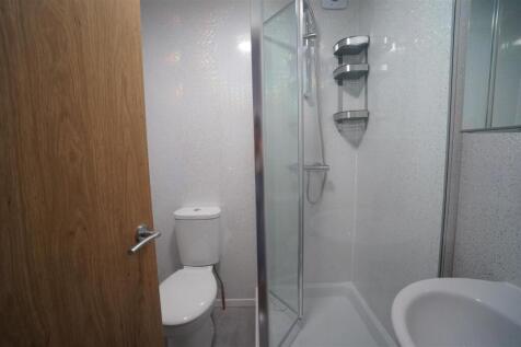 40College_ensuite3.JPG