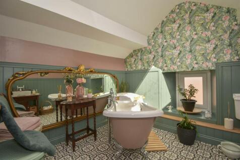 Corner Guest House Bathroom.jpg