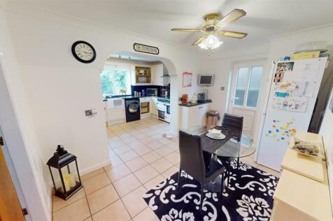 Ashfield Crescent Kitchen Diner