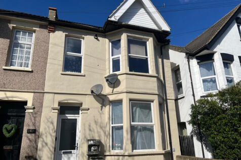 1-bed flat on Westminster Drive,  Westcliff-on-Sea, SS0, £925/mo