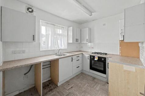 First Floor Flat, 11 St Antony¿s Road, Forest Gate, London E7 9QA