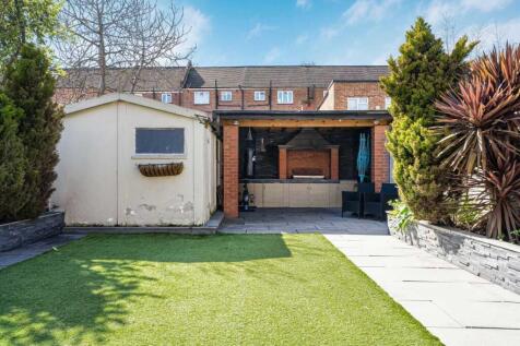 GARAGE TO REAR