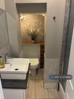 Shower/Toilet