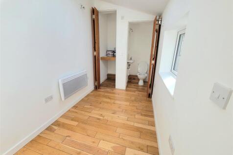 Office/utility space