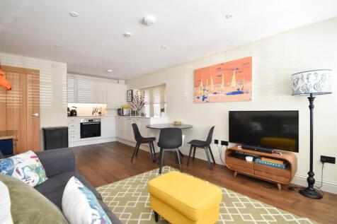 Living room &amp; kitchen