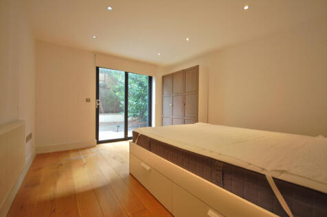 2 double bedroom ground floor flat