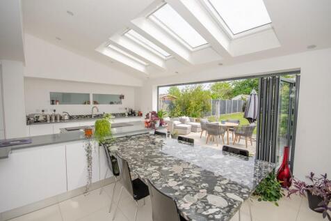 Kitchen-family room pic 2.jpg