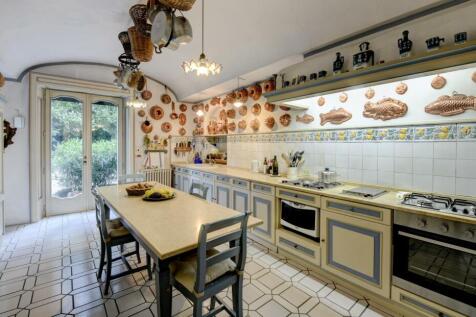 Renovated period vil