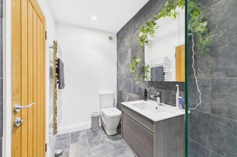 Bedroom 4 En-suite Bathroom