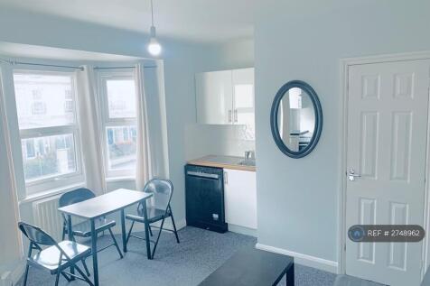 Lounge/Kitchen