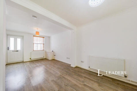2-bed house on College Place, St. Albans, AL3, £2,150/mo