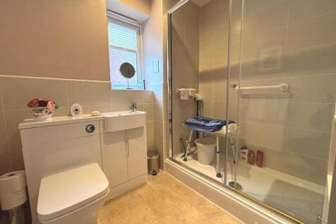 Shower Room.jpg