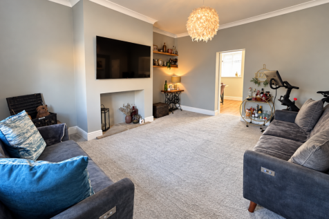 136 Edge Lane, Thornhill, WF12 0HB photo 4