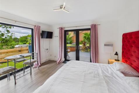 Ground Floor Bedroom Suite 2