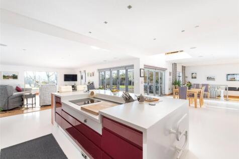 Kit/Fam/Dining Room