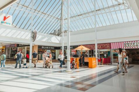 Retail Property (Shopping Centre) to rent Image 8