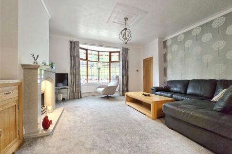 Bay-Fronted Lounge