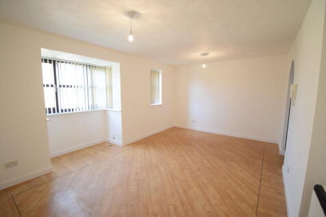 Redwood Grove, Bedford photo 4