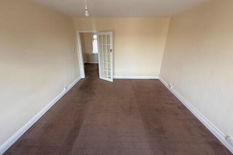 The Parade, Delta Gain, Watford, Hertfordshire, WD19 photo 4