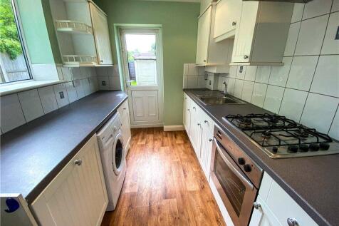 The Parade, Spa Drive, Epsom, Surrey, KT18 photo 4