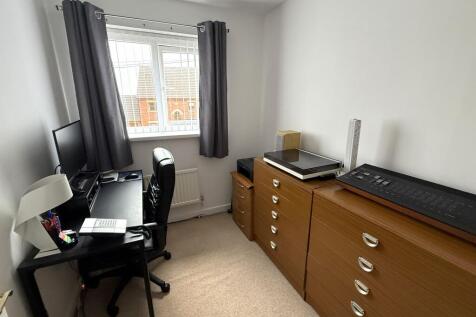 Bedroom 2 / Office