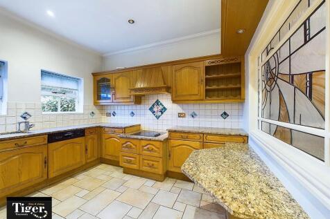 CAM03440G0-PR0242...