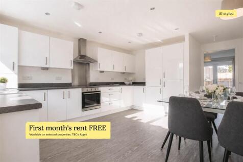 4-bed semi-detached on Elvaston Way, Sheffield, S2, £1,380/mo