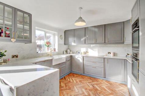 438bad16ec2181215ef26f4161ab652f2f7724ad KITCHEN.j