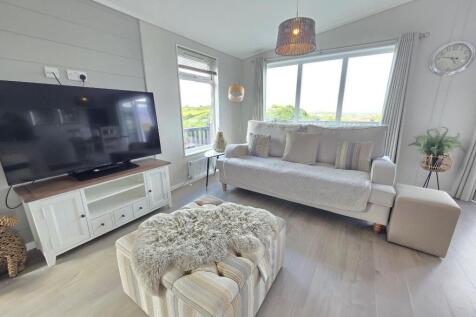 Lounge 2.jpg