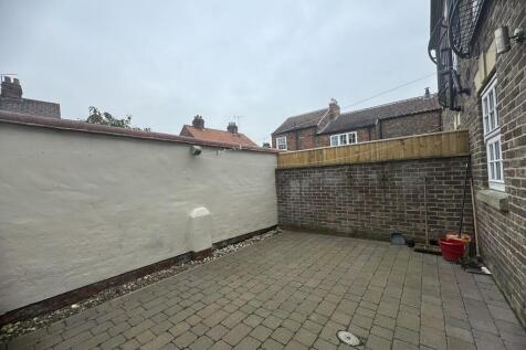 Rear courtyard