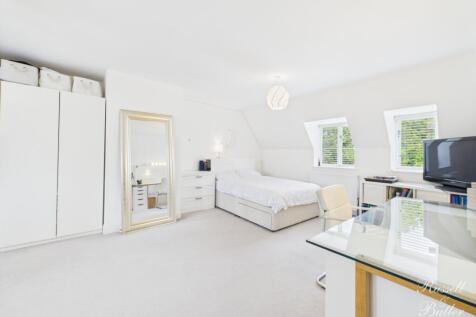 CAM02127G0-PR0325-STILL042