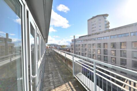 2-bed flat on Canal Street, Nottingham, £995/mo