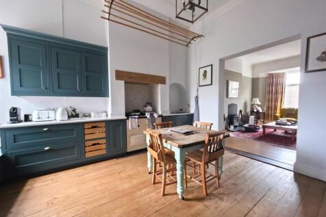 64a High Street 6